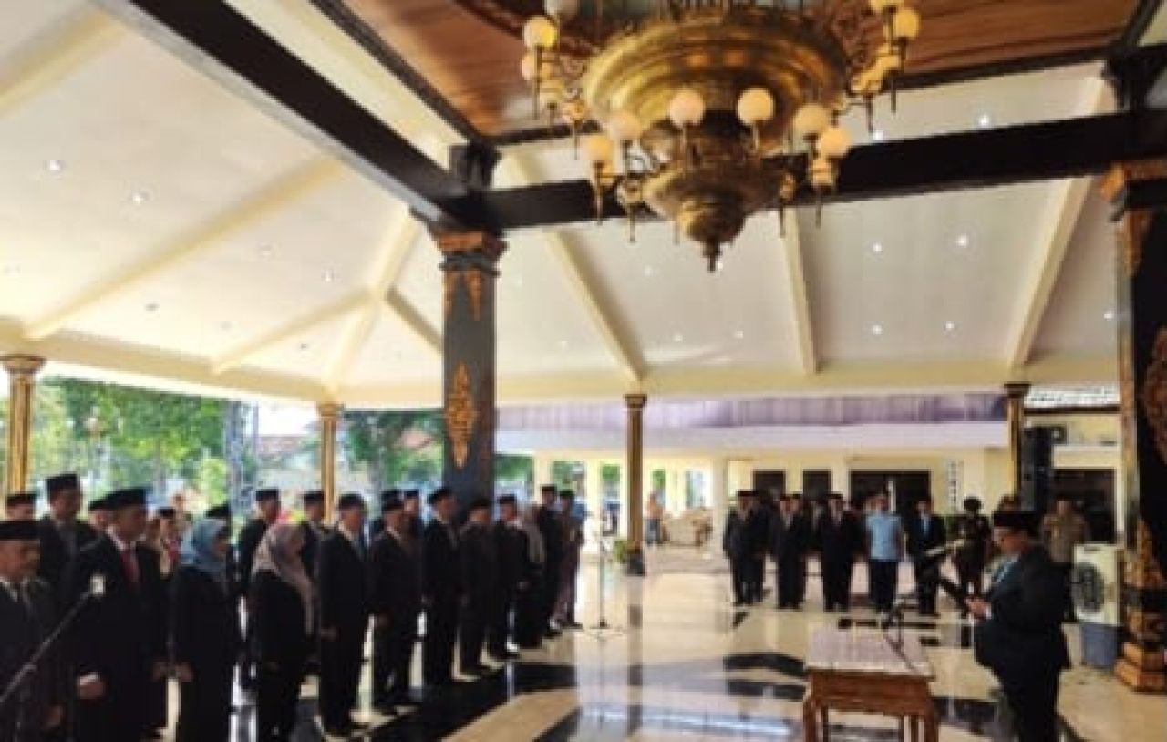 Bupati Jombang Lantik 25 Pejabat Manajerial, Tekankan Loyalitas dan Profesionalisme