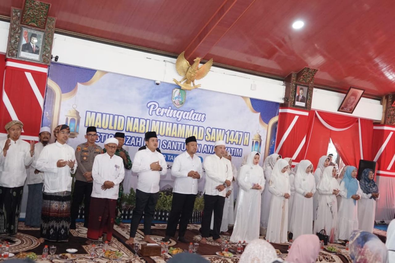 Maulid Nabi di Sampang, Pemkab Santuni Anak Yatim dan Beri Apresiasi Kafilah MTQ