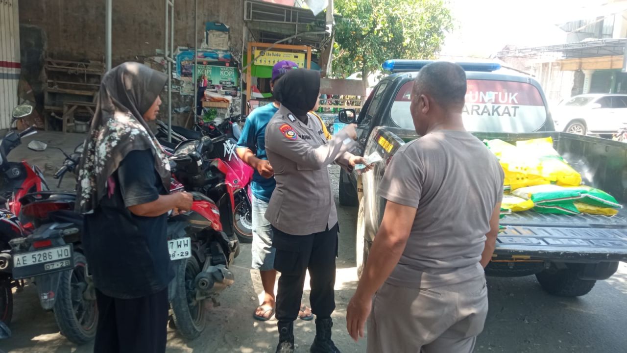 Polsek Sukorejo Gelar Gerakan Pangan Murah Beras Murah Bulog