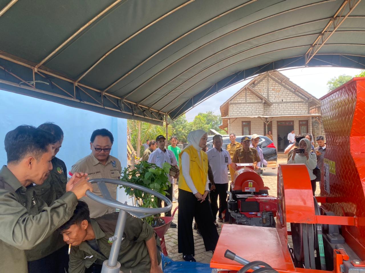 Penerimaan alsintan KTH Wono Lestari