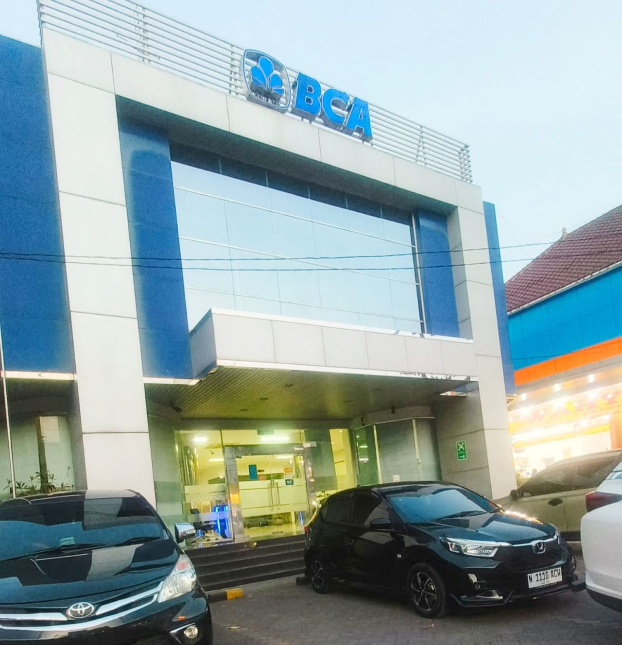 Kantor Bank BCA Cabang Pandaan yang dikeluhkan nasabah
