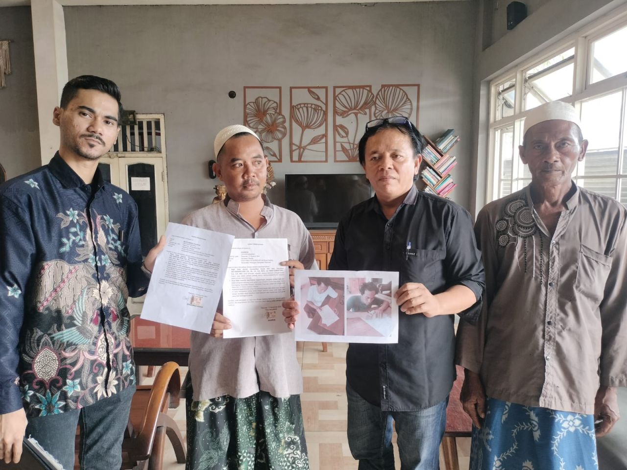 Pengacara penggugat, Andreas Wiusan dan Alwi Zain mendampingi kliennya untuk mendapatkan keadilan