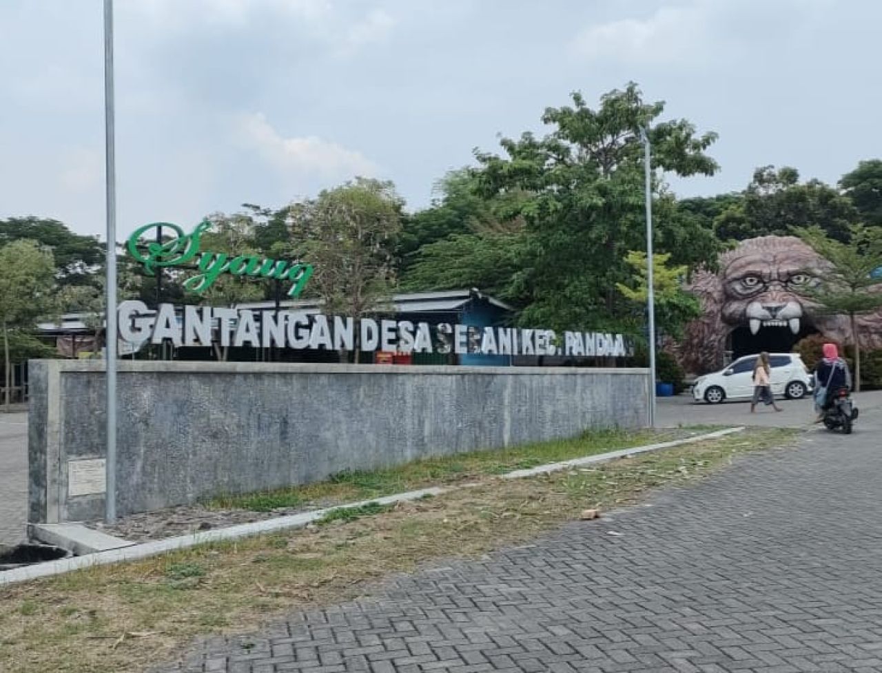 Area Parkir dan BUMDES Desa Sebani di dekat obyek wisata kolam renang Sebani disoalkan