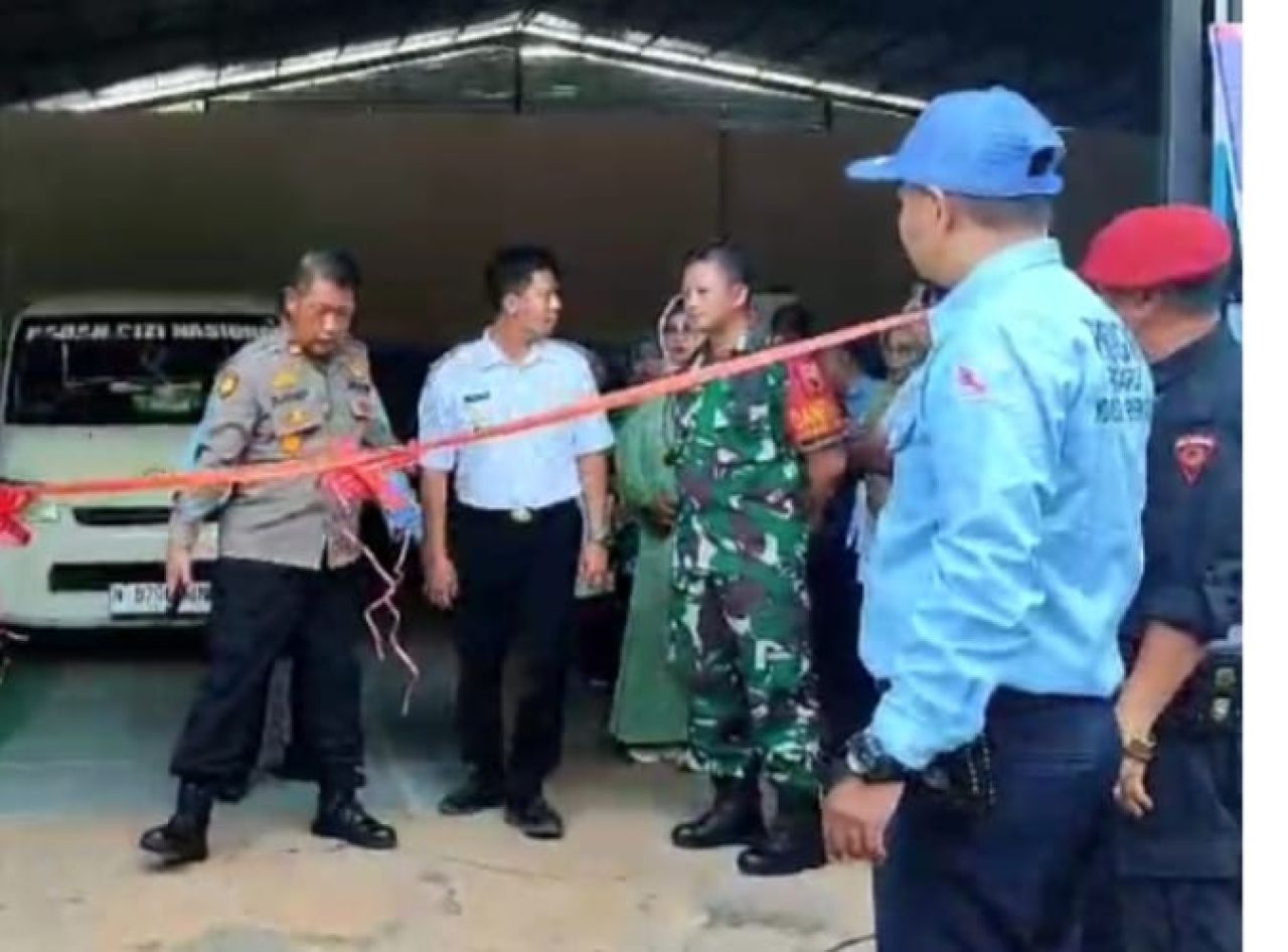 Peresmian dapur SPPG di Desa Gajahrejo yang disoalkan warga terkait larinya uang sewa aset.
