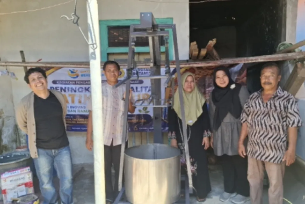 Dorong Produksi Eco Friendly, Tim PKM Universitas Narotama Terapkan Teknologi Tepat Guna di UMKM Batik Busidin Madura 