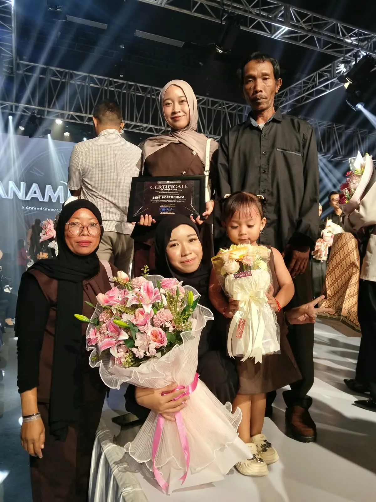 Kisah Niken Eka Firnanda, Anak Pengembala Domba dari Mojokerto Tembus 6 Besar ANAMNESIS UNESA 2026