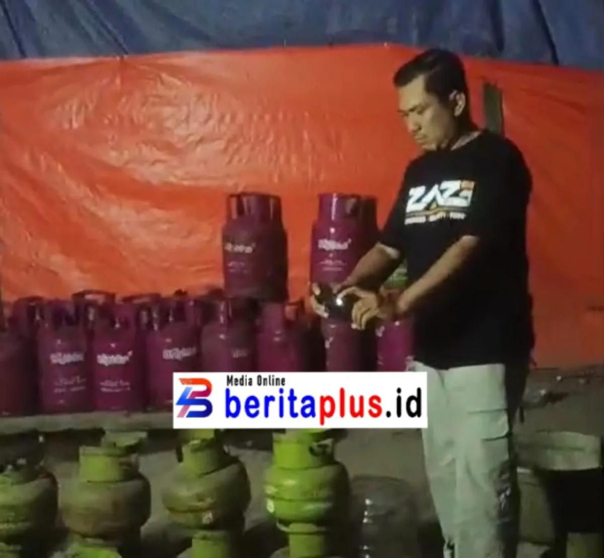Polisi Gerebek Gudang di Rembang Yang Diduga Oplos LPG Subsidi 