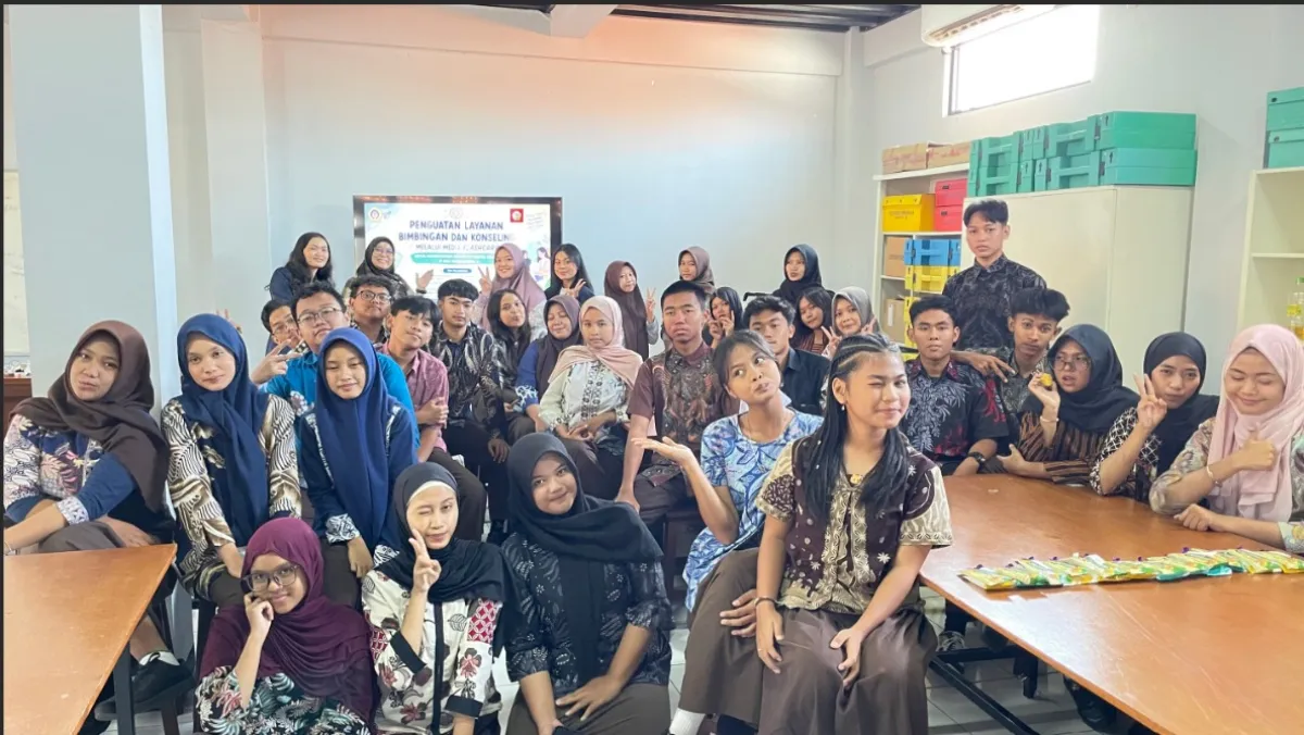 Dosen Psikologi UWP Perkuat Layanan Bimbingan Dan Konseling Melalui Media Flashcard Di SMA Wijaya Putra