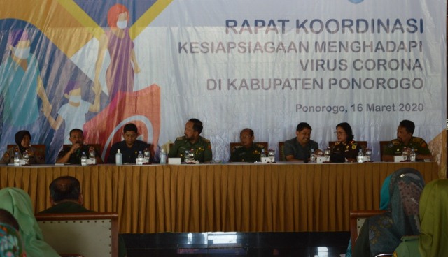 Dandim-0802-ponorogo-hadiri-rapat-koordinasi-terkait-kesiapsiagaan-menghadapi-virus-corona di Ponorogo