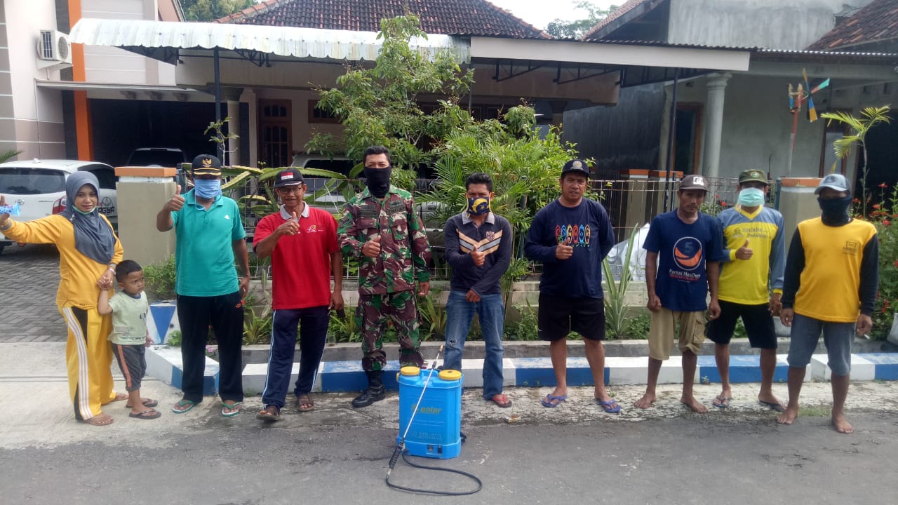 Kepala Desa Ngrupit Beserta Babinsa dan Masyarakat Desa