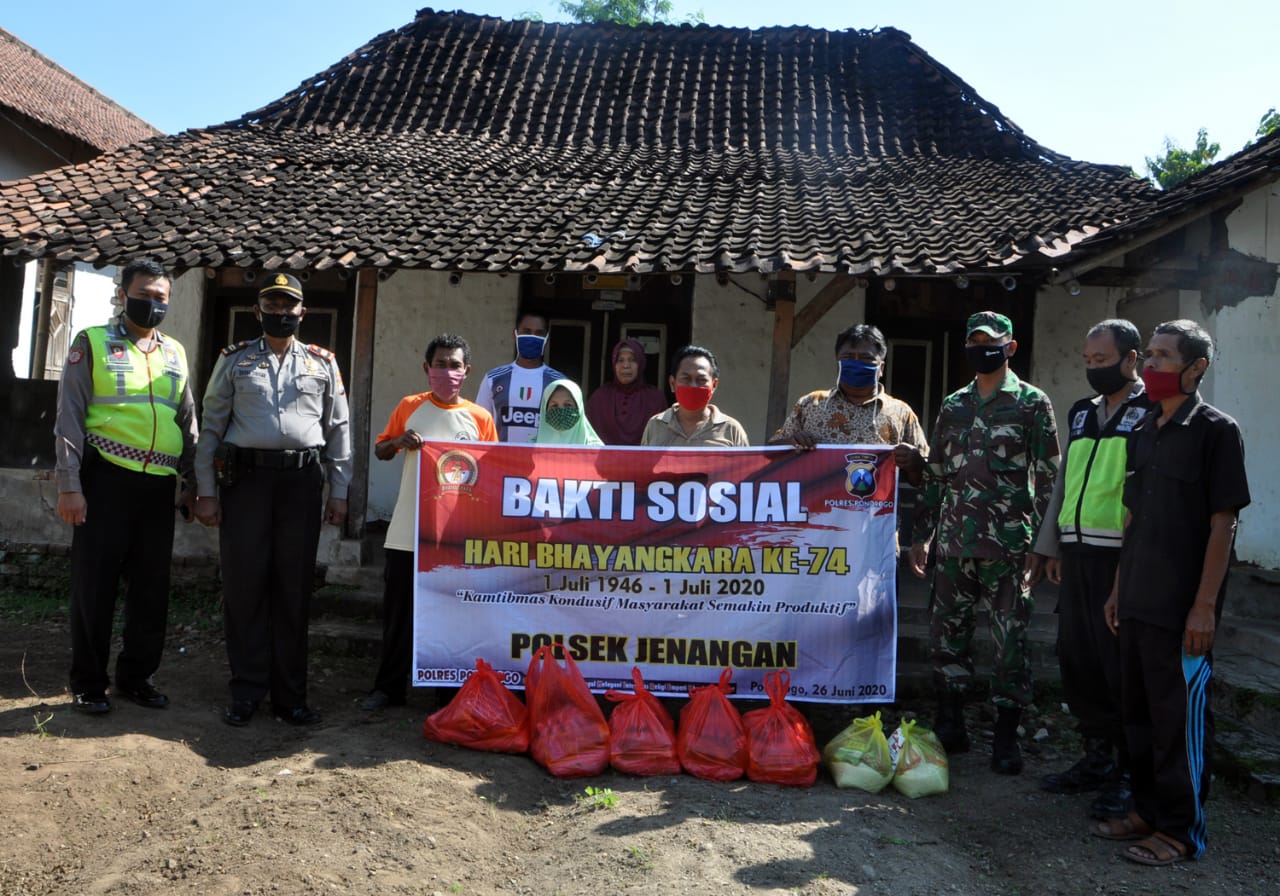 Bhakti Sosial Polsek Jenangan Ponorogo di Hari Jadi Bhayangkara ke 74