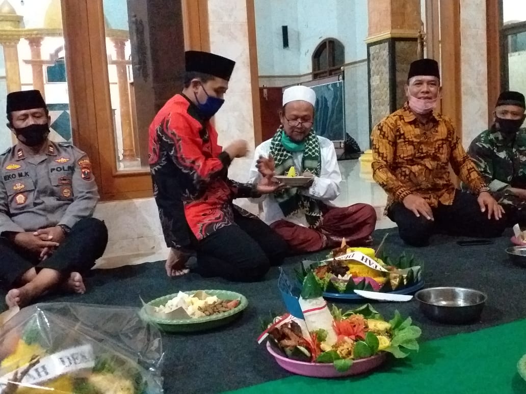 Sujud Syukur Masyarakat Ngebel Ponorogo