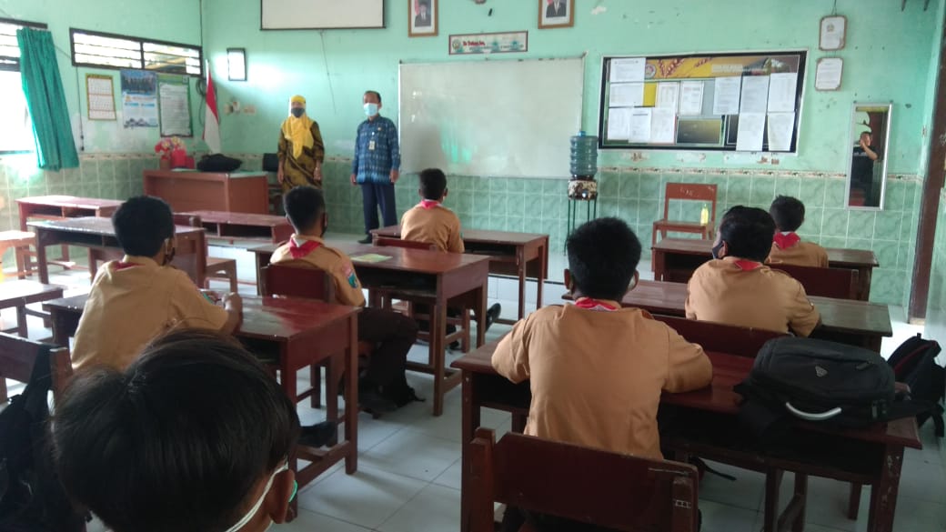 Suasana Ujicoba Pembelajaran Tatap Muka SMPN 1 Balong 