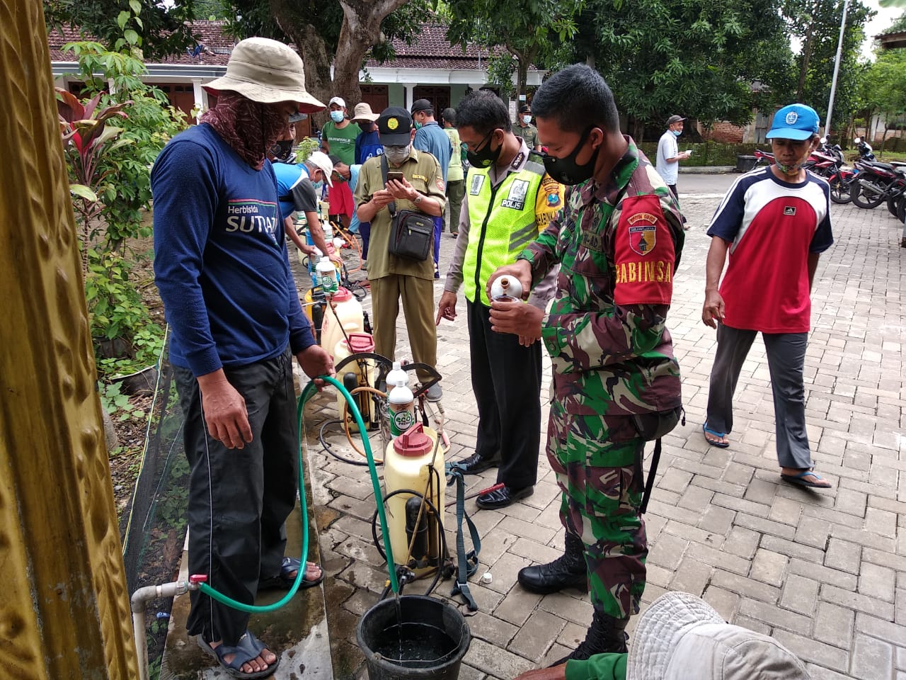 Bhabinkamtibmas Polsek Slahung Dampingi Sosialisasi POC
