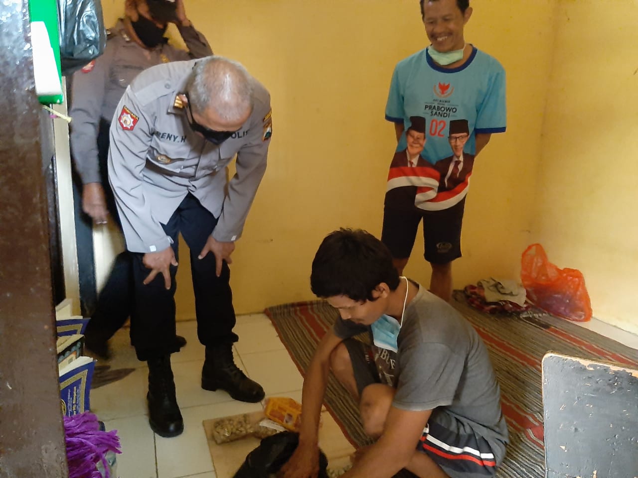 Kapolsek Sukorejo Cek Para Tahanan Polsek Sukorejo Ponorogo