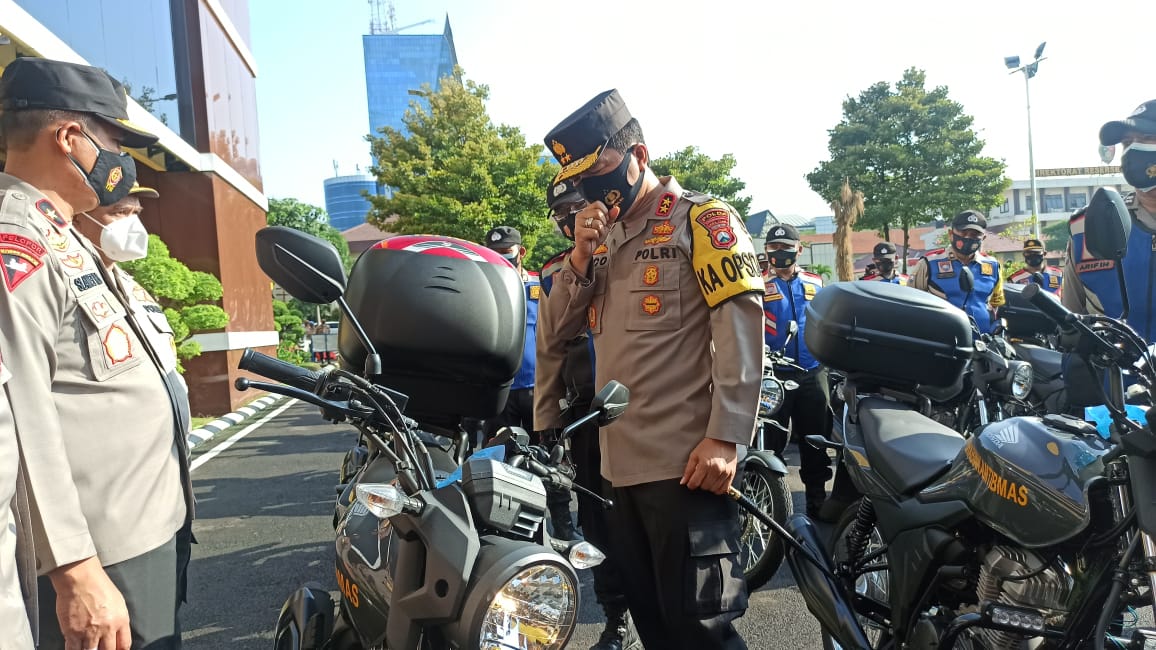 Kapolda Jatim Berikan Bantuan 250 Motor dan 2 Ambulance