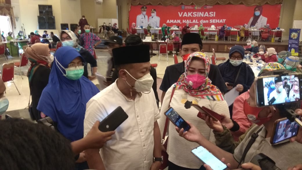 Bupati Dan Wakil Ponorogo Saksikan Vaksinasi Wartawan Ponorogo