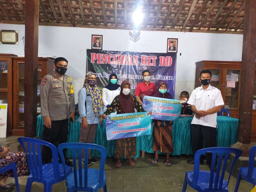 Bhabinkamtibmas Polsek Siman Amankan Penyalurkan BLT
