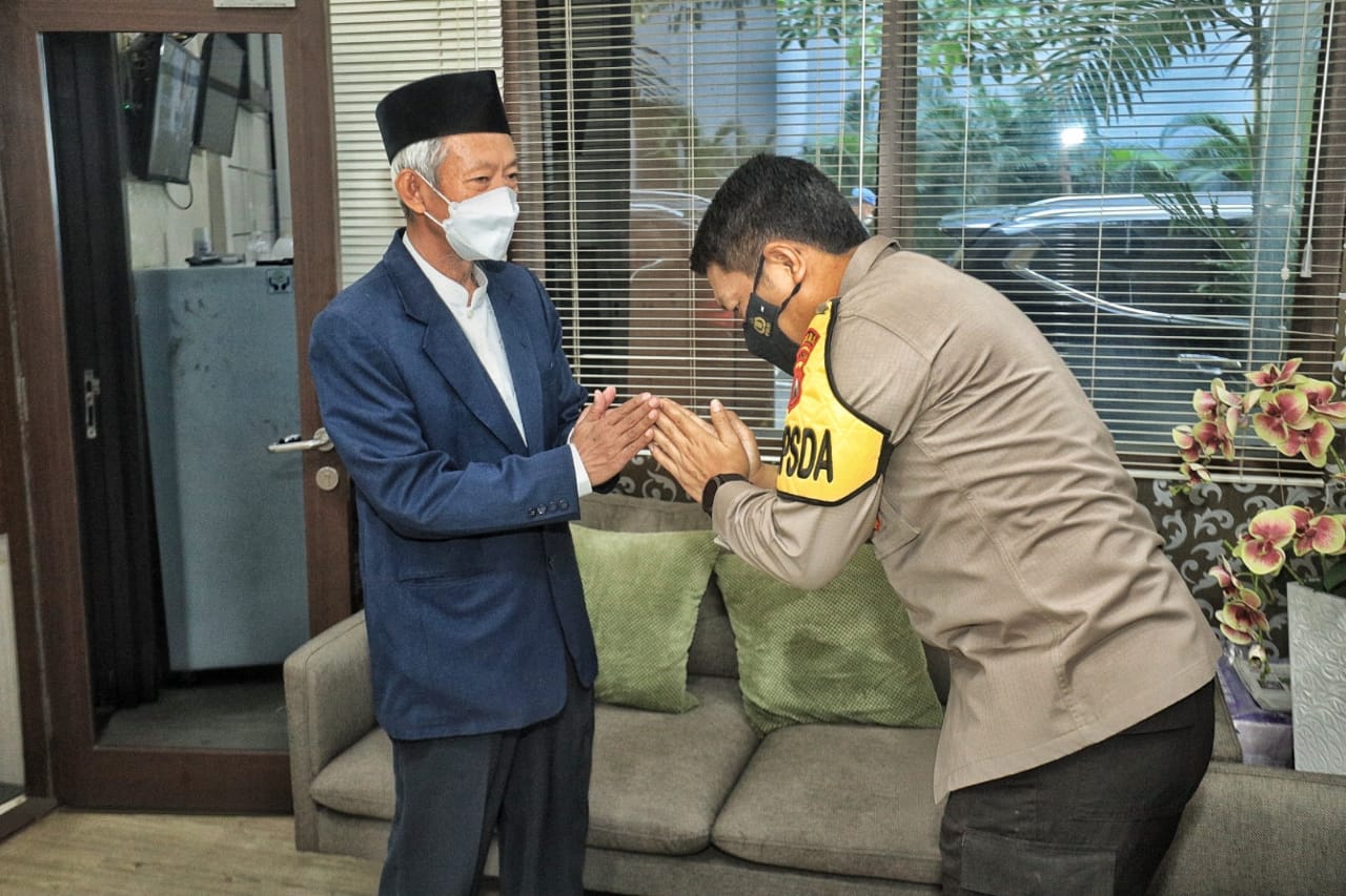 Kapolda Jatim Irjen Pol Nico Afinta  bersilaturahmi dengan Ketua PW Muhammadiyah