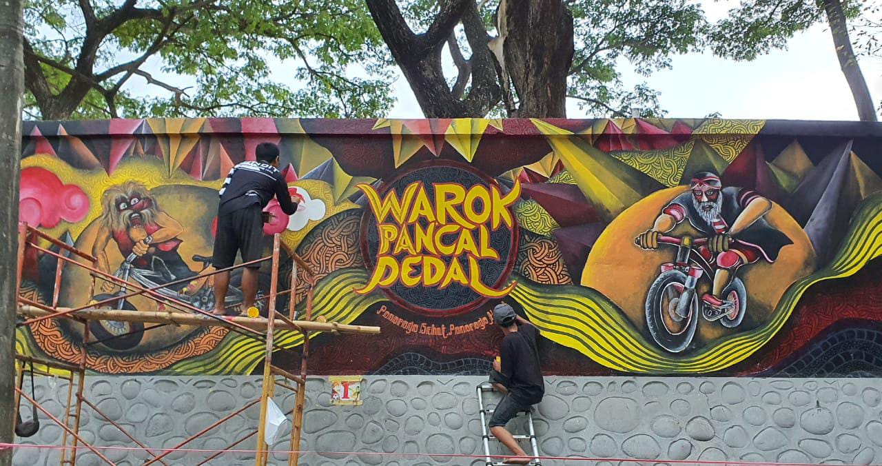 Lokasi Lomba melukis tembok (mural) yang diselenggarakan oleh Disbudparpora di dinding pagar Stadion Sepak Bola Bathoro Katong