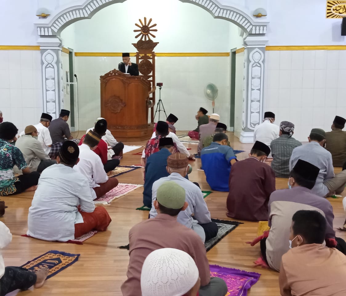 Drs Muh. Mansur khotib sholat gerhana 