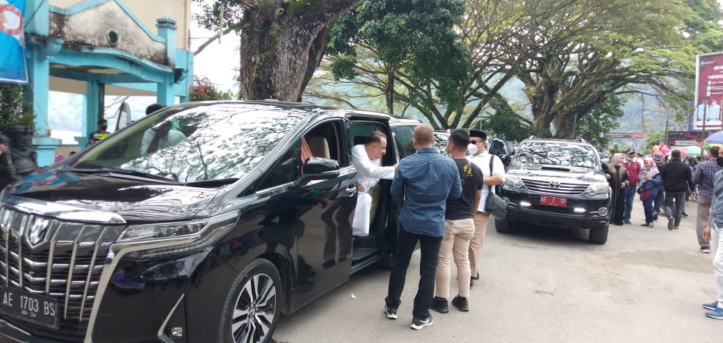 Chairman GDTC HEH Sharif Moulay Sido Ahmad Bin Zuhair Bin Mohammad Bin Jaber Al Natour bersama rombongan Di Telaga  Ngebel