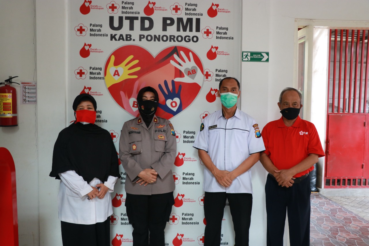 Polres Ponorogo saat pelaksanaan donor darah