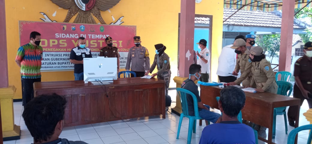 Kapolres Ponorogo AKBP Mochammad Nur Azis, S.H., S.I.K., M.Si memimpin langsung operasi yustisi gabungan 