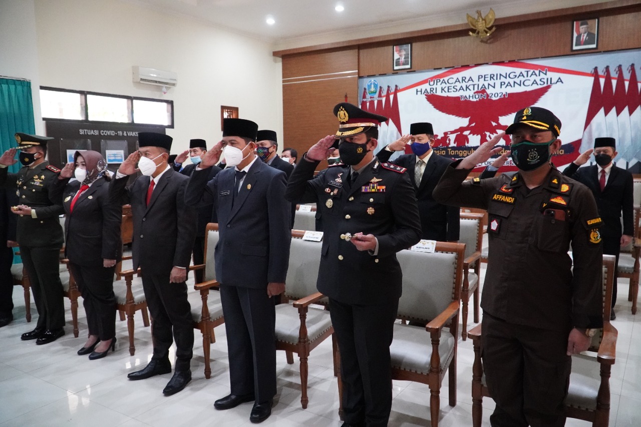 Bertempat di gedung Pusdal Ops Pemkab Ponorogo dilaksanakan upacara peringatan hari Kesaktian Pancasila secara  virtual