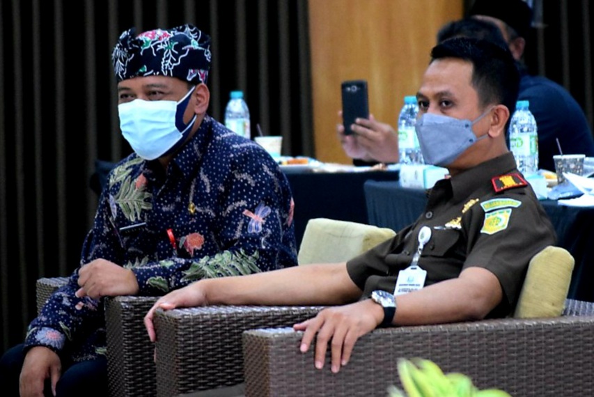 Kajari Kota Batu Supriyanto saat bersama Kepala Dinas Pariwisata Kota Batu Arief As Siddiq