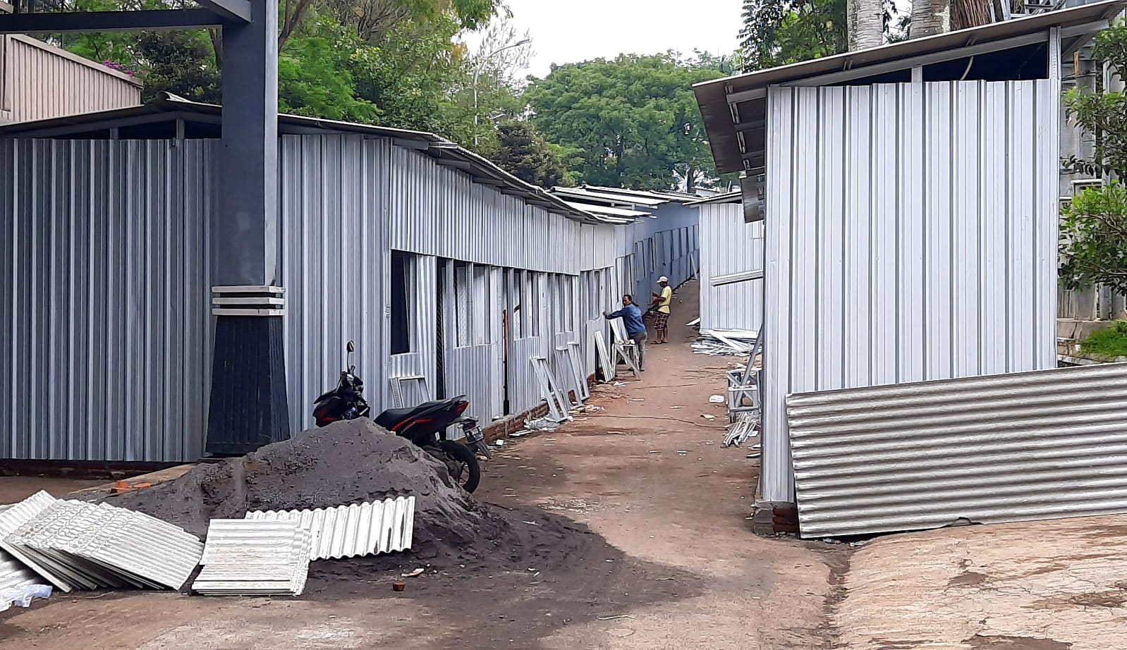 Stand Pasar yang sedang proses pekerjaan