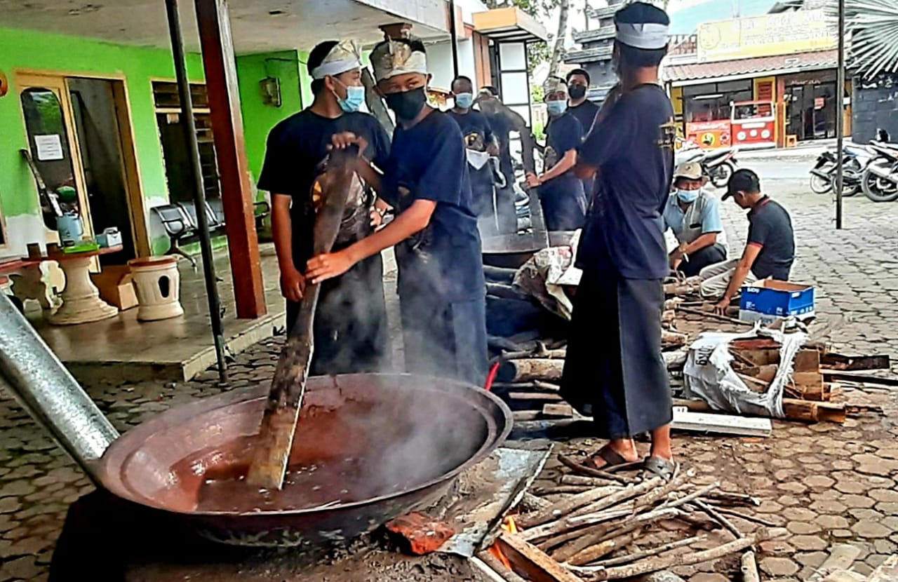 Pembuatan bubur sengkolo