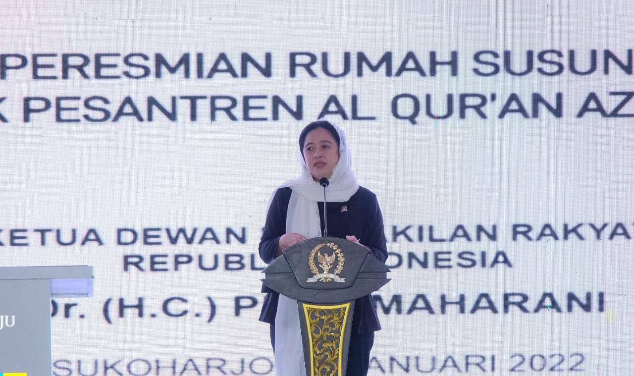 Puan Maharani saat meresmikan Rusun di Sukoharjo