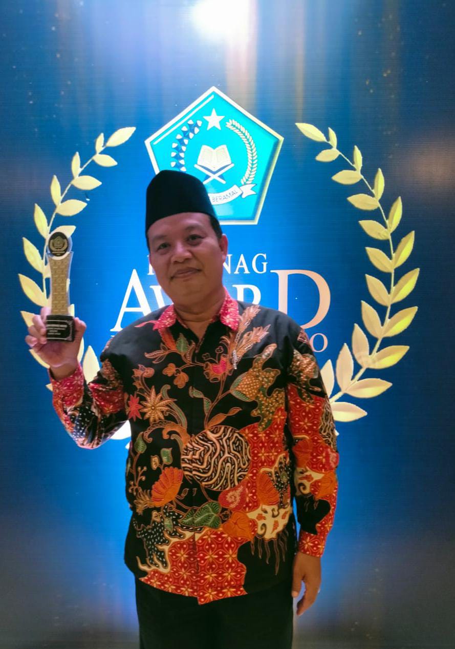 Kepala KUA Ngebel, Sudartono