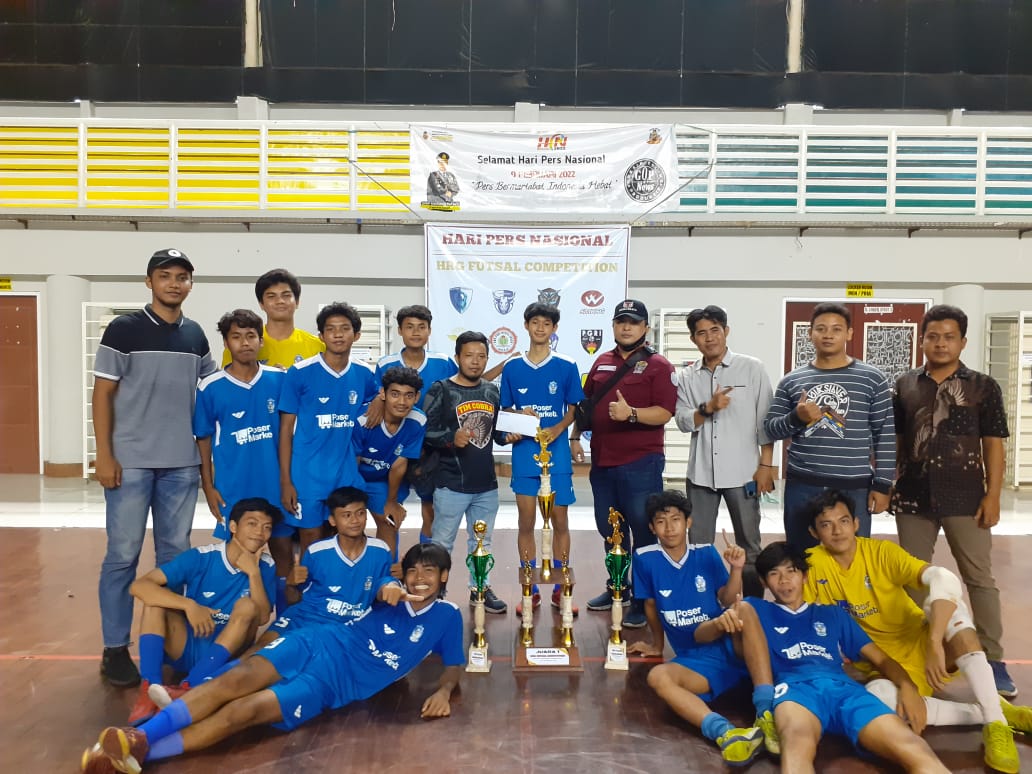 Ketua GOP News, Chandra Firstianto,SH saat bersama pemenang Kejuaraan Futsal