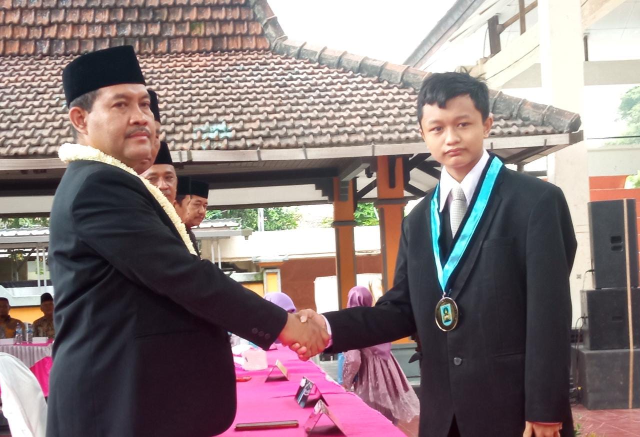 Ucapan selamat dari kepala sekolah