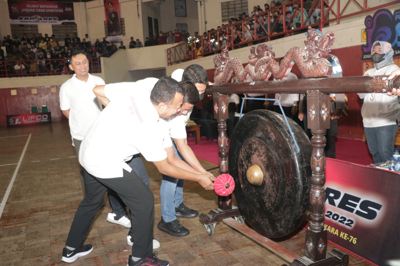 Kapolres bersama bupati tabuh gong tandai pembukaan Kapolres Cup