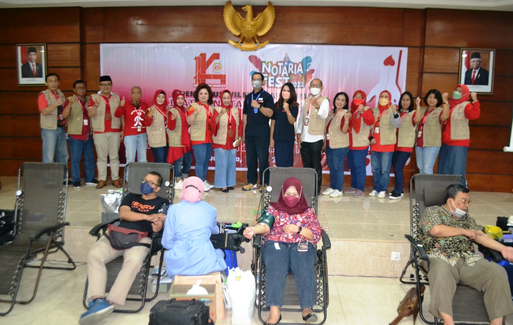 Para Notaris saat donor darah
