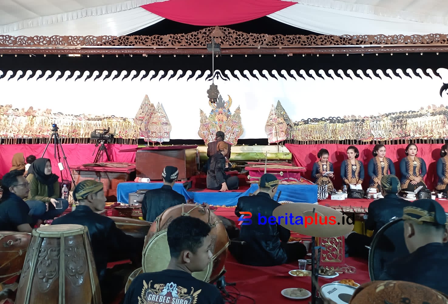 Pagelaran wayang kulit di kecamatan Bungkal oleh dalang Ki Yatno Gondo Darsono