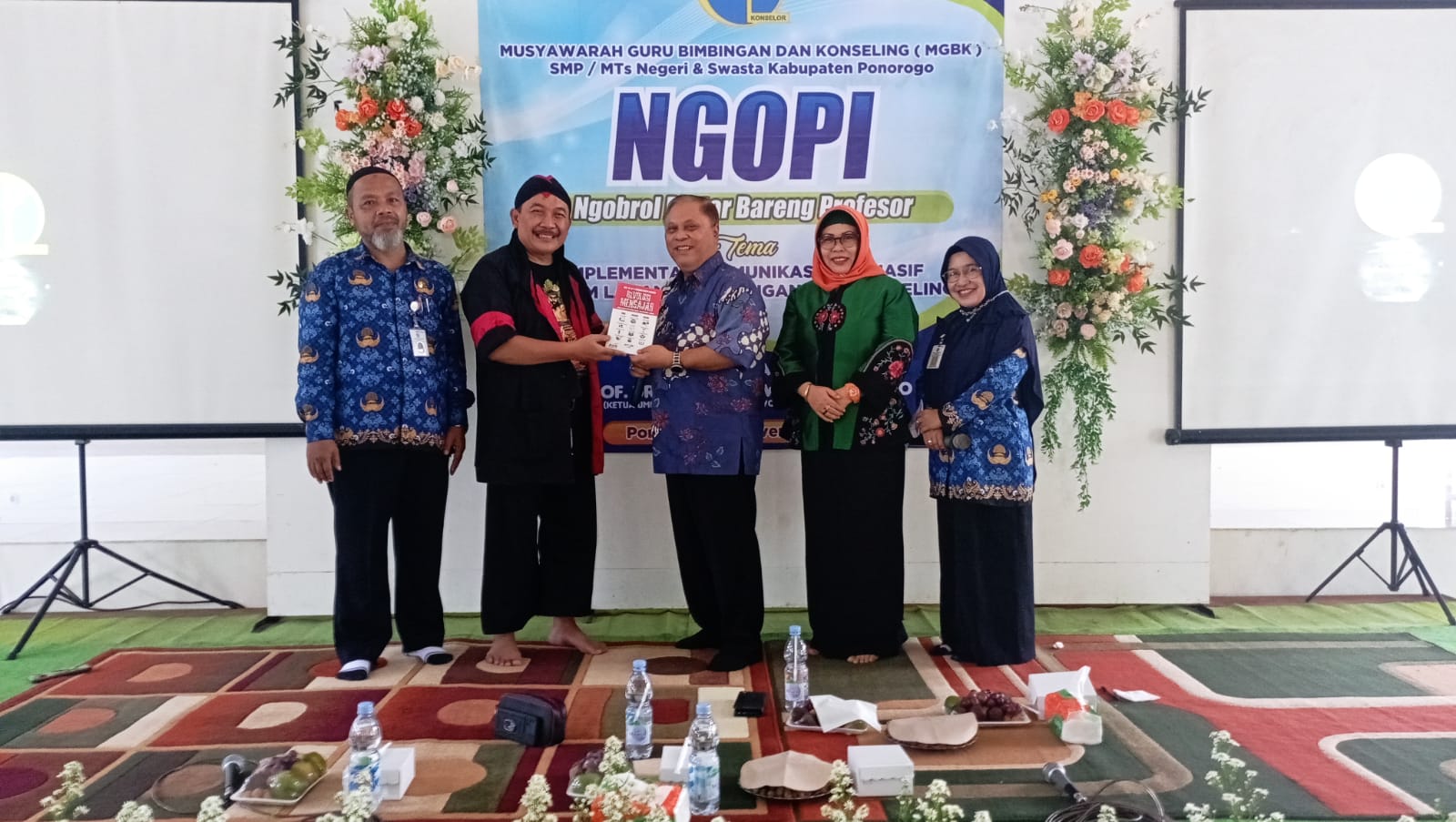 Ngopi bareng ngobrol bareng