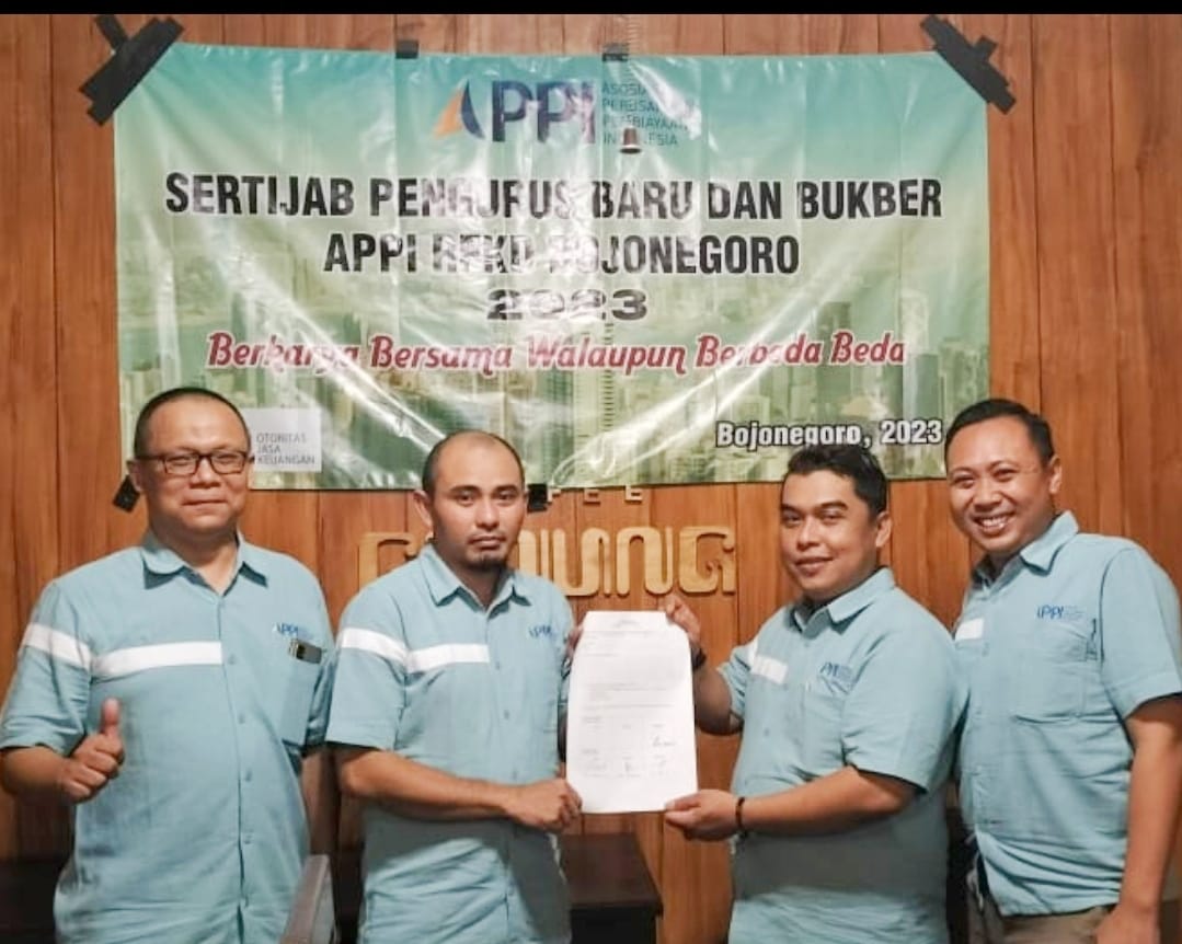 Budi Susanto (dua dari kiri) Ketua APPI Bojonegoro 2023