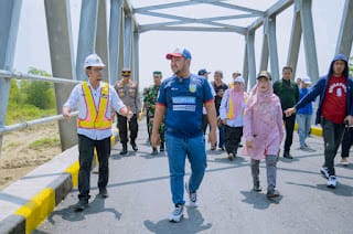 Gus Yani Tinjau Jembatan Kacangan Gresik