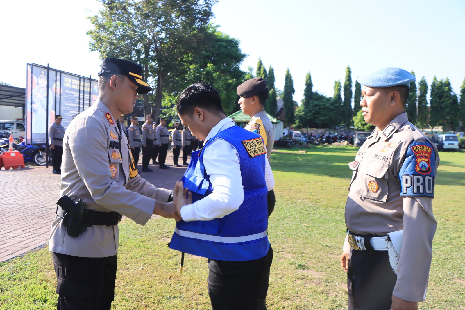 349 Personil Di Launching Kapolres Madiun Menjadi Polisi RW