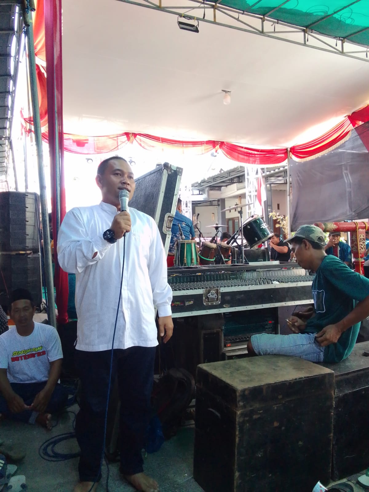 Camat Menganti saat sambutan sedekah bumi Dusun Boteng