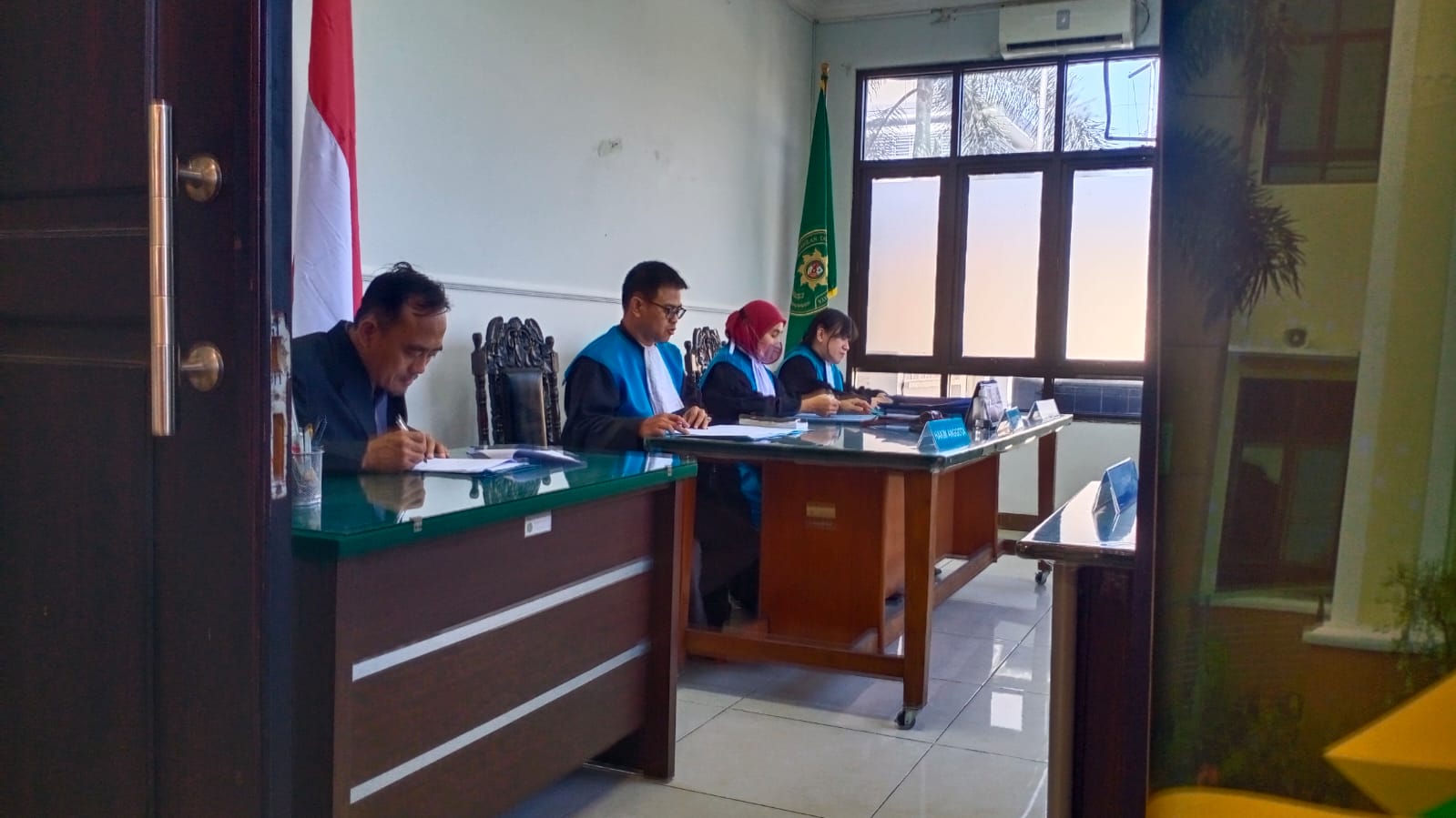 Sidang gugatan sertifikat tanah Desa Benangkah di PTUN Surabaya