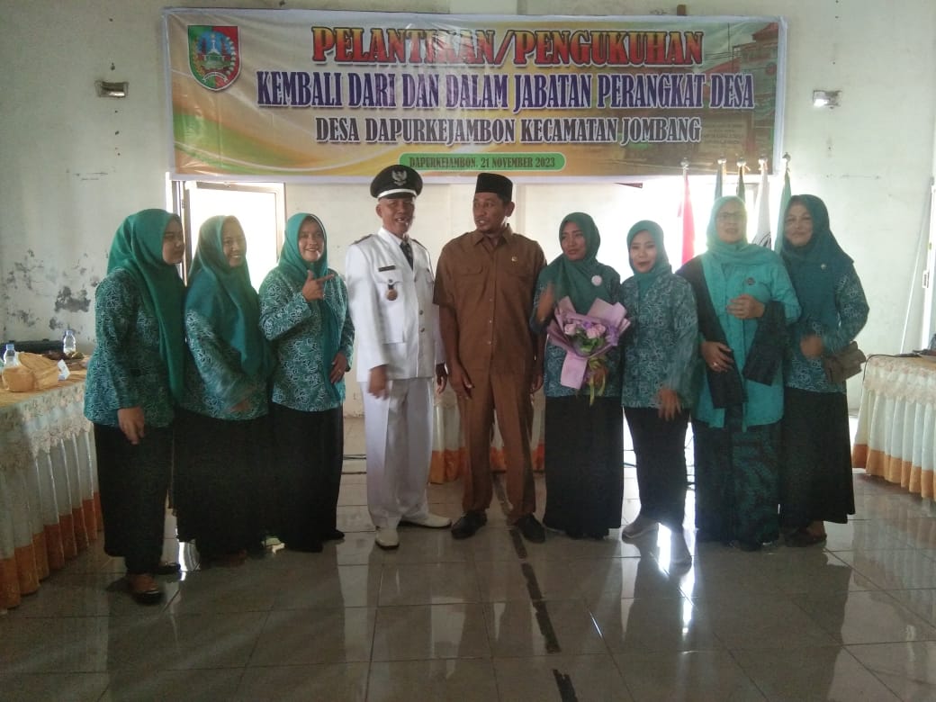 Pemdes Dapurkejambon Helat Pengukuhan Jabatan Perangkat Desa