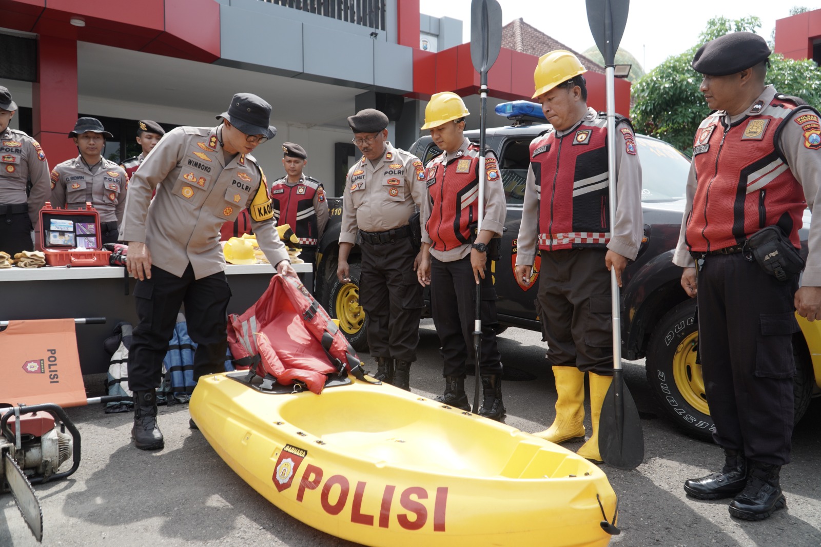 Antisipasi Bencana, Kapolres Ponorogo Cek Peralatan SAR