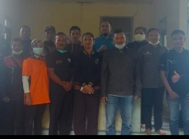 Photo bersama sesaat setelah acara rapat DPC PLMDH Ponorogo Selatan