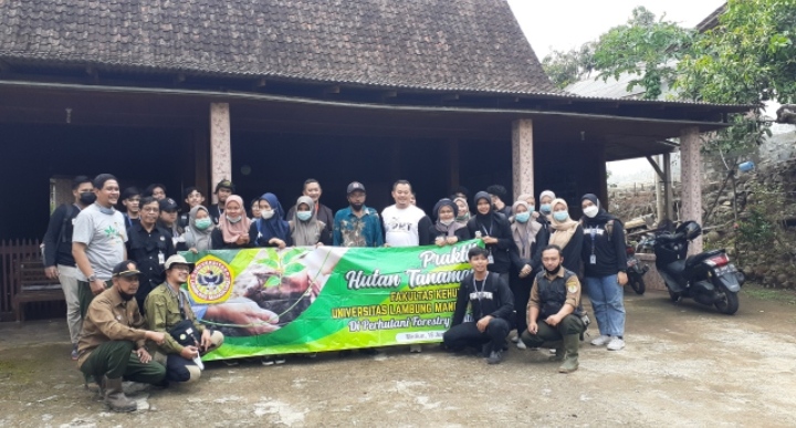 Mahasiswa Universitas Lambung Mangkurat Banjarmasin di madiun