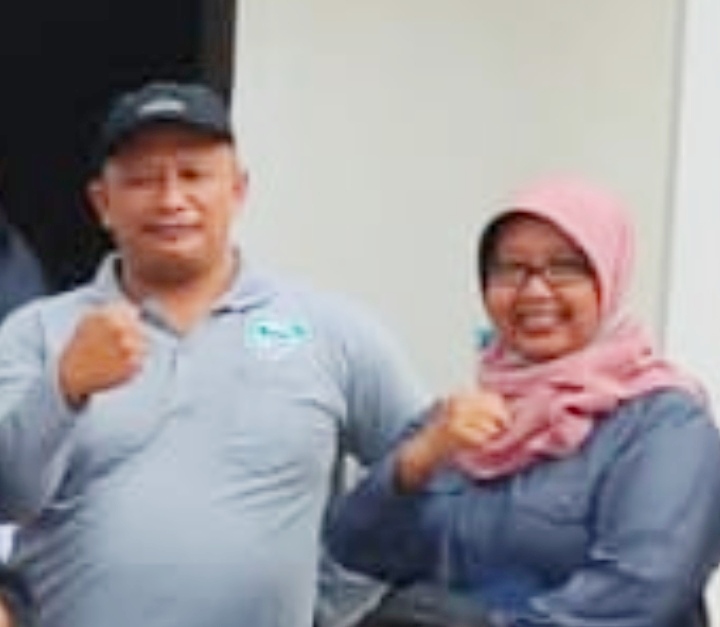 Ir. Loesy Triana ADM KPH Lawu DS bersama Yuli Hartanto S.Pd M.Pd Sekretaris LMDH Tani Maju Baosan Kidul Ngrayun Ponorogo 